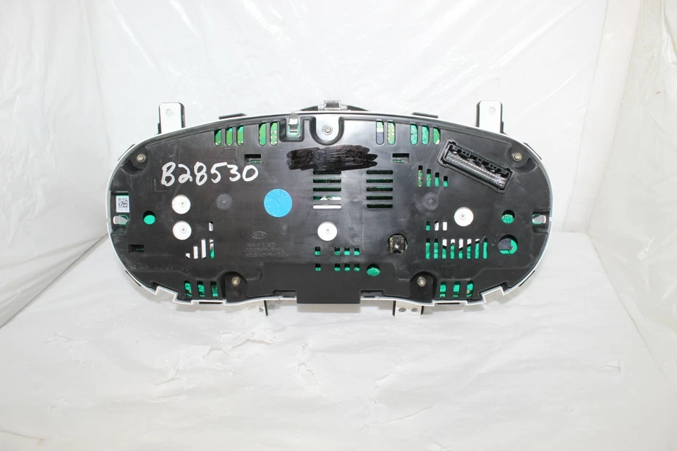 Speedometer Instrument Cluster Panel Gauges 2014 2015 Kia Sorento 22,260 Miles - Image 4 of 4