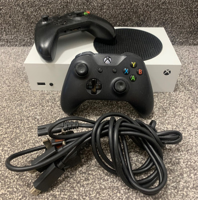 Microsoft Xbox Series S 512GB Konsole mit 2x Controller & Kabel