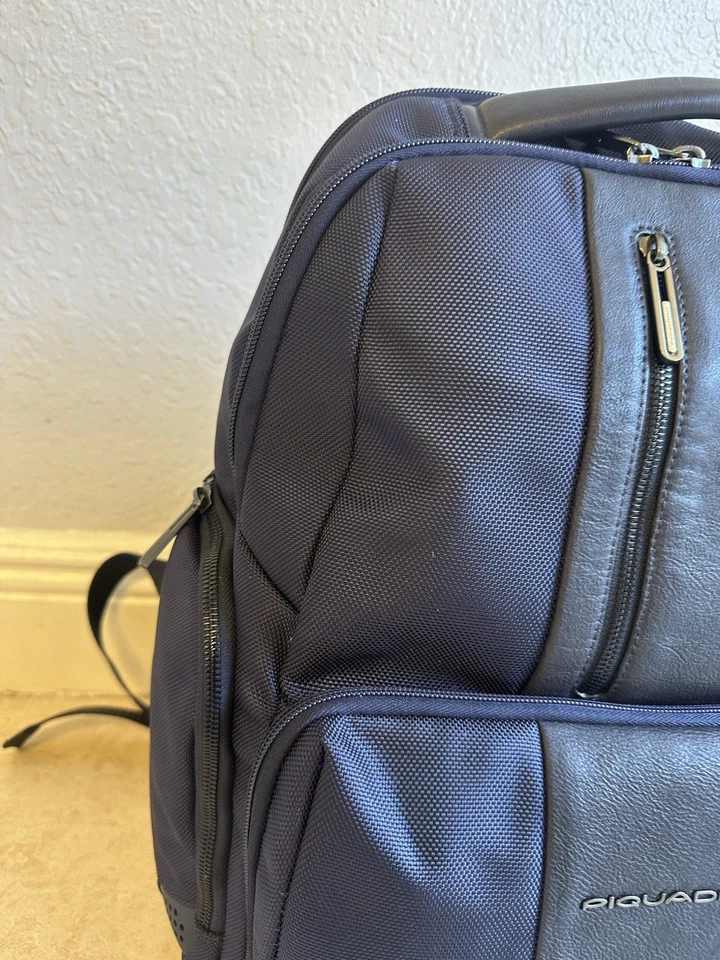 Mochila para portátil Piquadro Brief 2 de cuero azul Foto 2 de 4