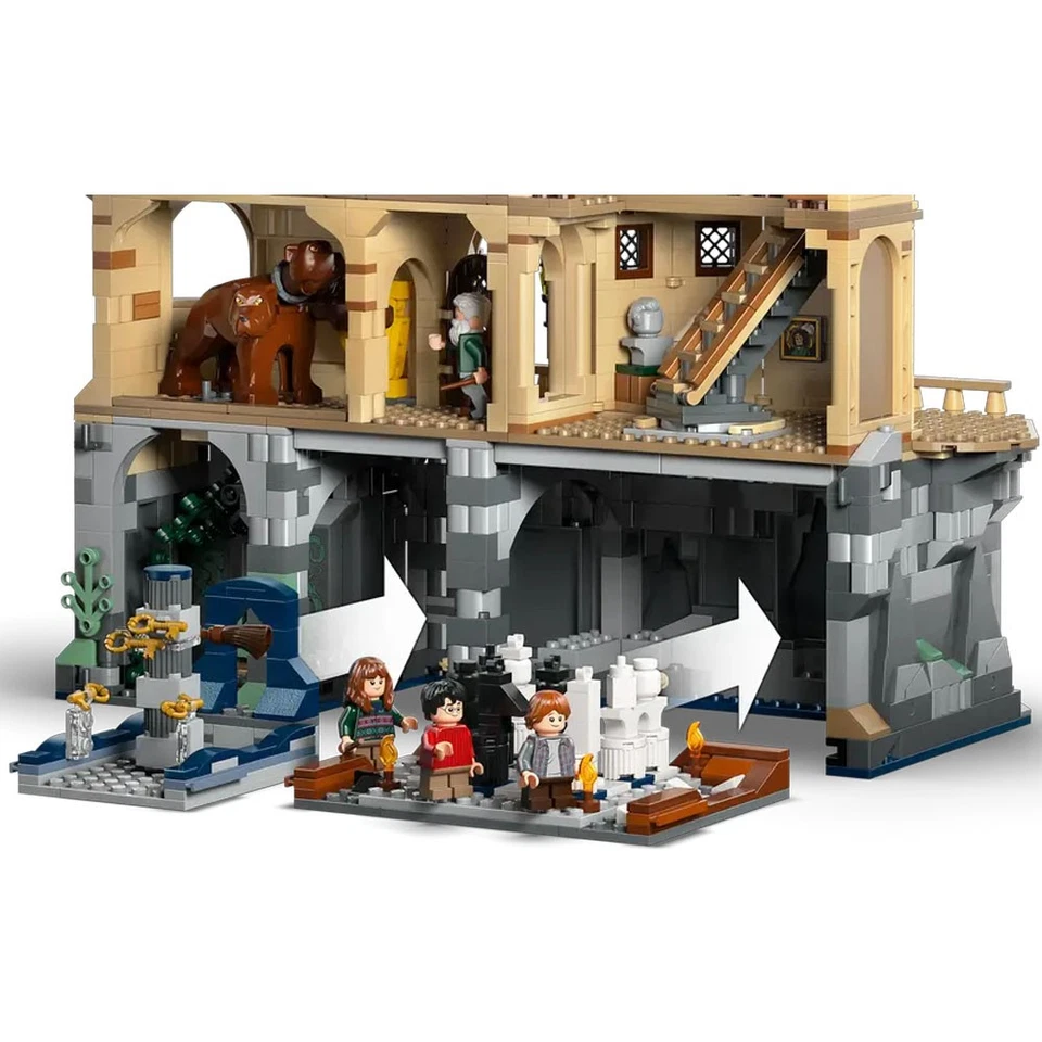 LEGO Harry Potter Hogwarts Castle: The Main Tower Complete Set 2135 Piece 76454 - Image 4 of 4