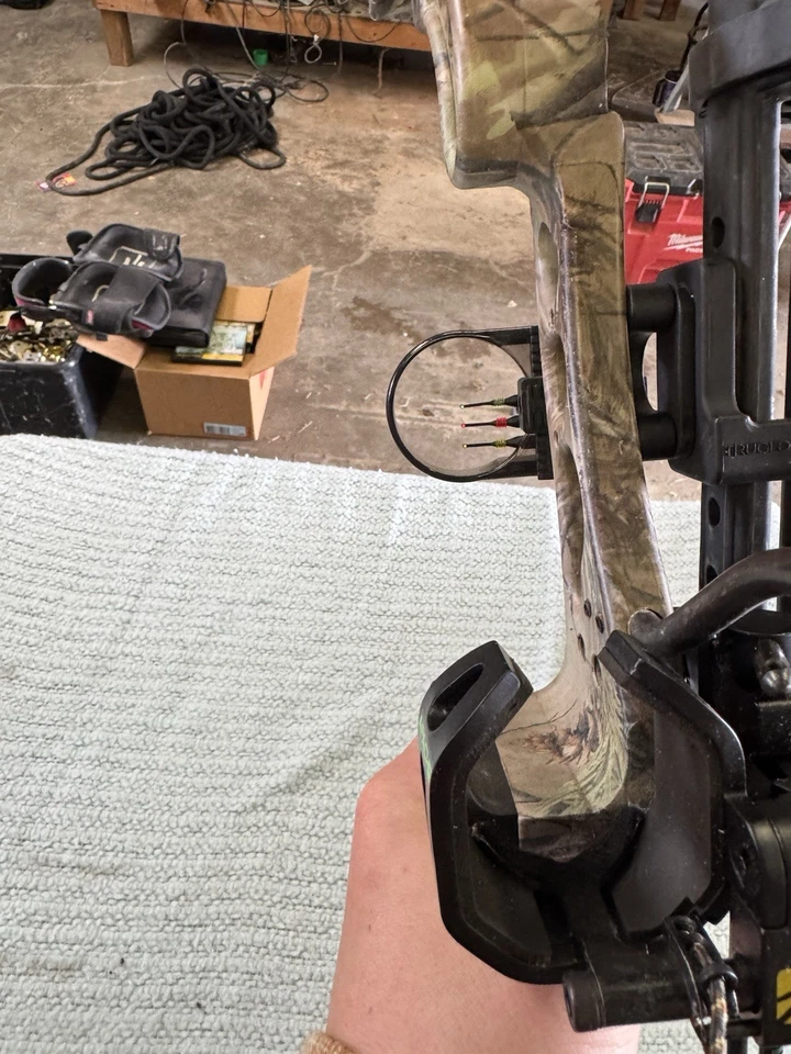 Martin Leopard Compound Bow Right Handed 45lb Adjustable Draw Weight - Image 4 of 4