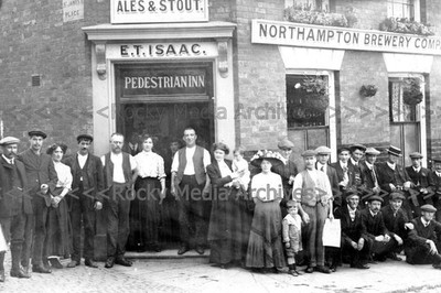 bcv-73 Pedestrian Inn, St. James's Place, Northampton Brewery Co. Foto