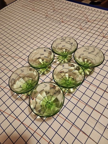 Federal Glass Vintage Green Uranium Glass Sherbet Dessert Cups