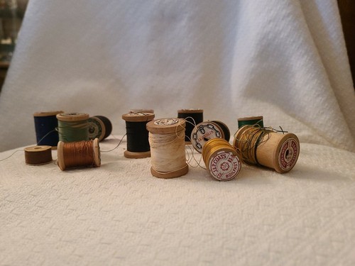VINTAGE SET OF FOURTEEN WOODEN SPOOL THREAD ALL BY J.&P. COATS DIFFERENT CO. - Picture 2 of 2