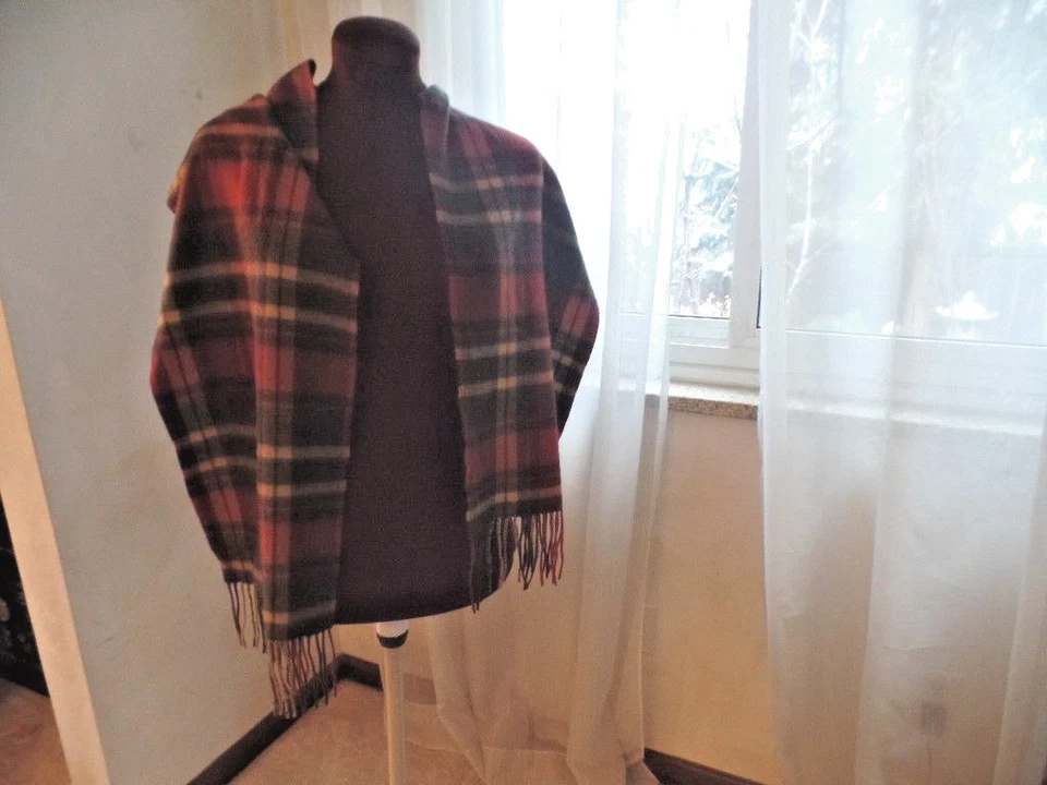 BUFANDA A CUADROS 100 % CACHEMIR MUY BONITA HABITACIÓN CLUB COMO NUEVA Foto 3 de 4