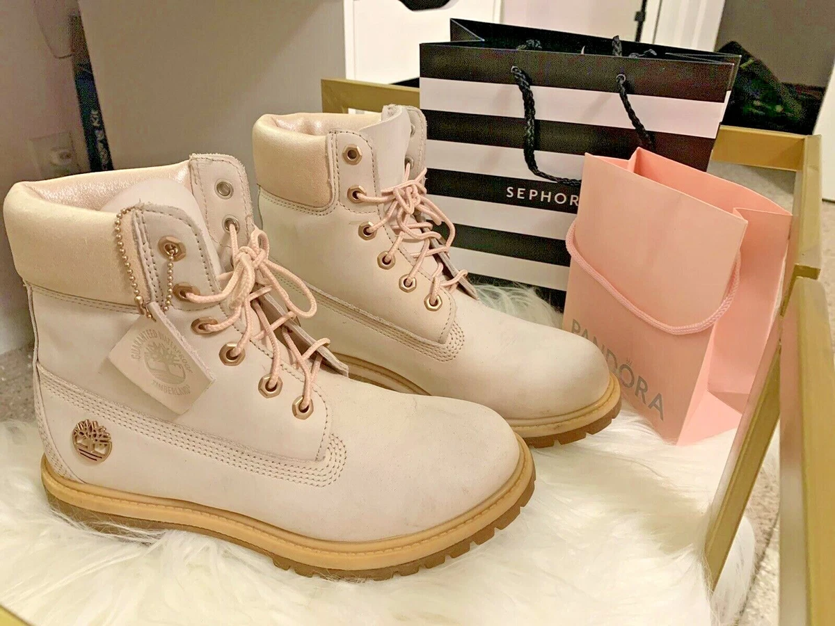 Educación escolar autoridad Margaret Mitchell RARE Light Pink Timberland womens boots w/ rose gold accents | eBay