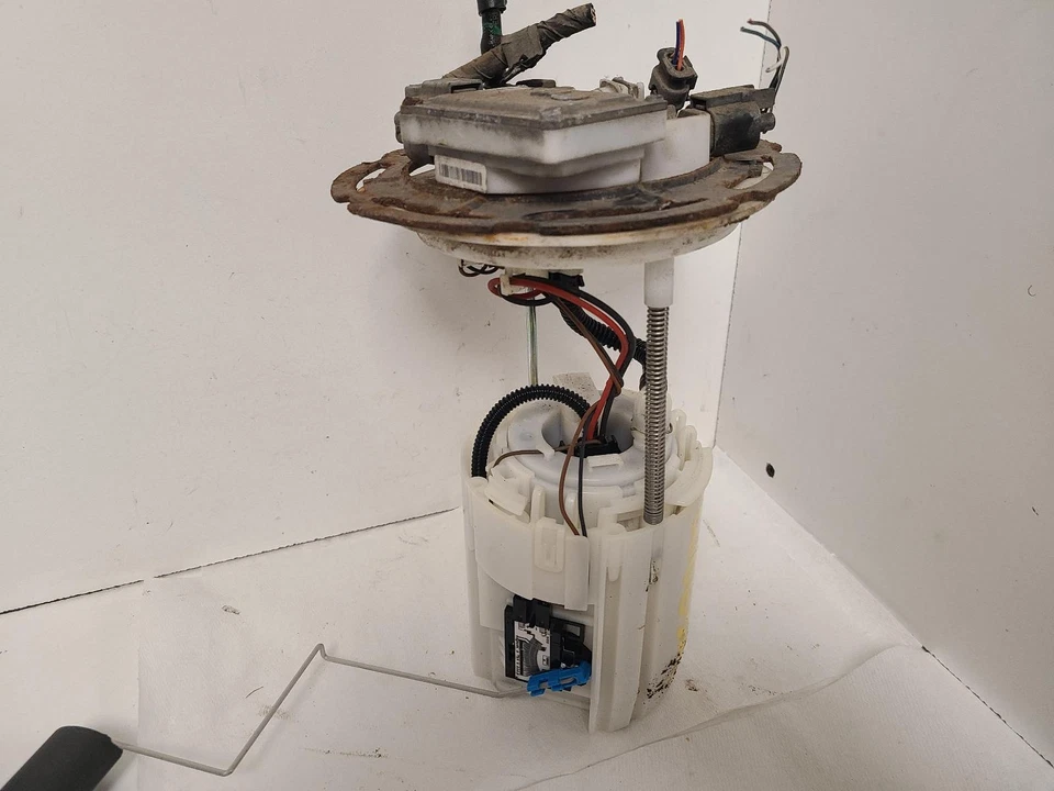 Used Fuel Pump fits: 2017 Kia Sorento Pump Assembly tank mounted Grade A Foto 2 de 4