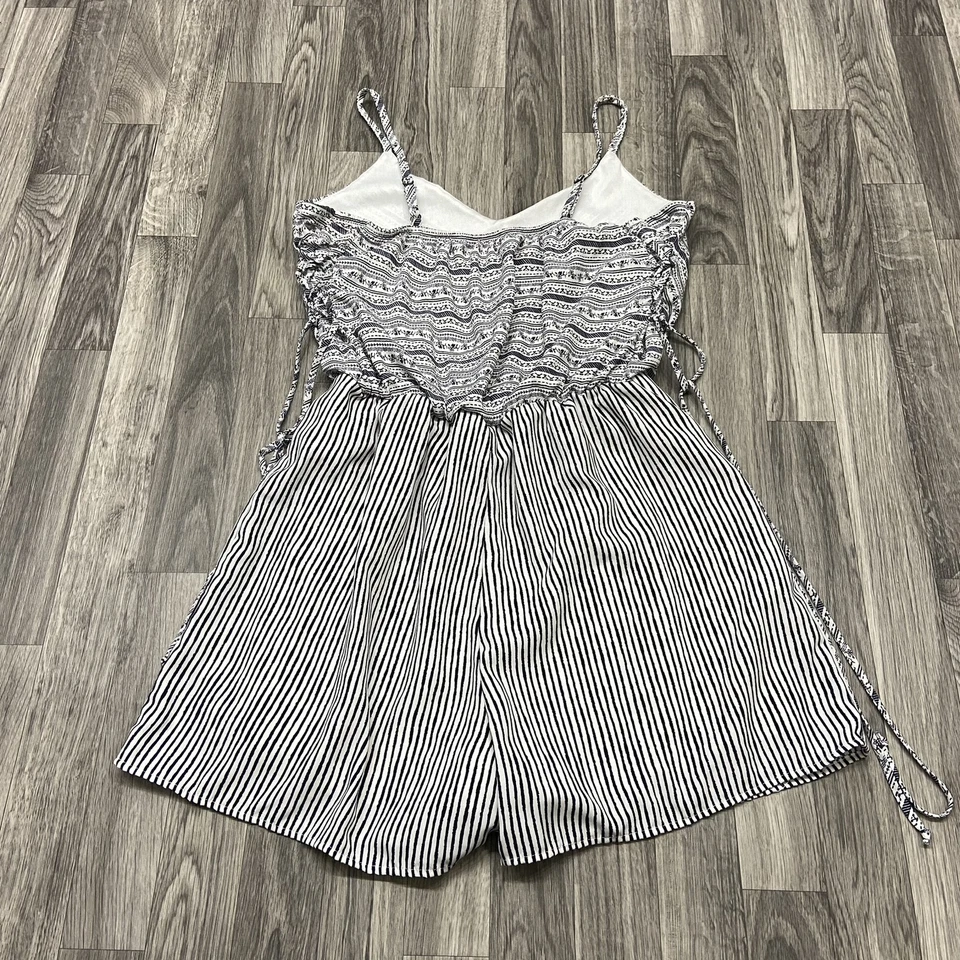 MAURICES Adjustable Spaghetti Straps Tie Side White & Blue Romper Women's Size M - Image 3 of 4