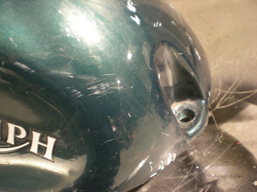 1999-2004 TRIUMPH 955i SPRINT FUEL GAS PETROL TANK - Picture 4 of 9