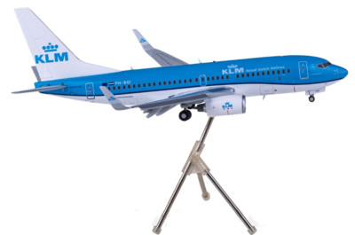1:200 GeminiJets KLM BOEING 737-700W Passenger Airplane Flap Down Diecast Model