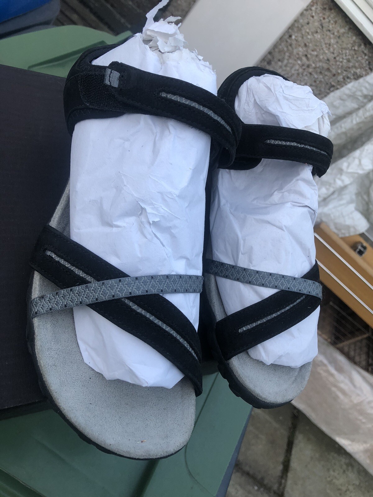 Calzado de rendimiento Merrell para mujer talla 6. Tecnología Comfort