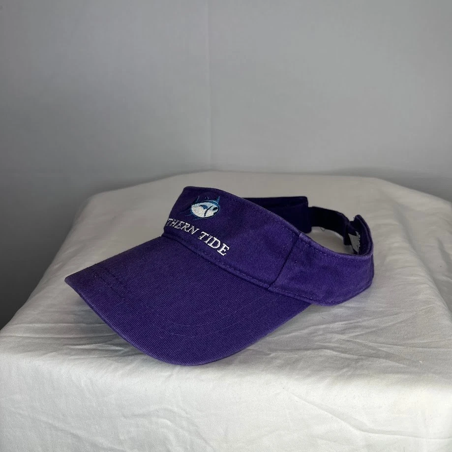 Logotipo bordado de peixe viseira roxa Southern Tide Skipjack - Imagem 3 de 4