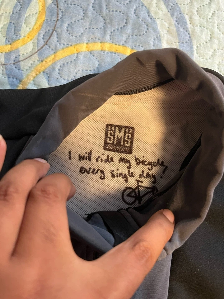 Женская ветрозащитная велосипедная большая куртка Santini Blackwater на черной пуговице на молнии - Изображение 3 из 4