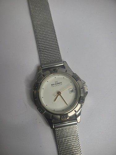 Skagen Denmark Wristwatch Watch Silver Tone Womens 63SGS Silver Mesh Band Date - Picture 2 of 10