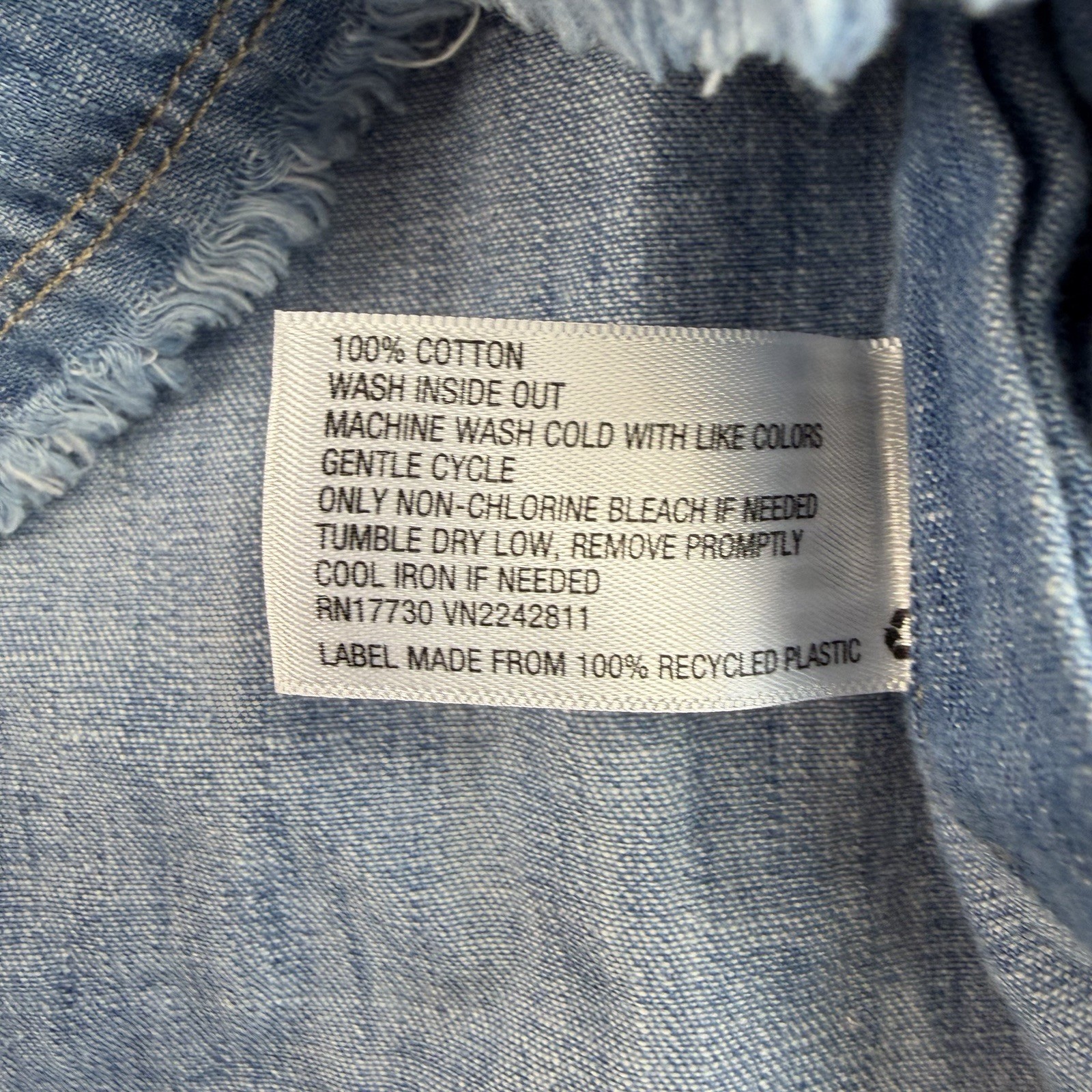 Universal Thread Chambray Denim Side Button Shift… - image 4