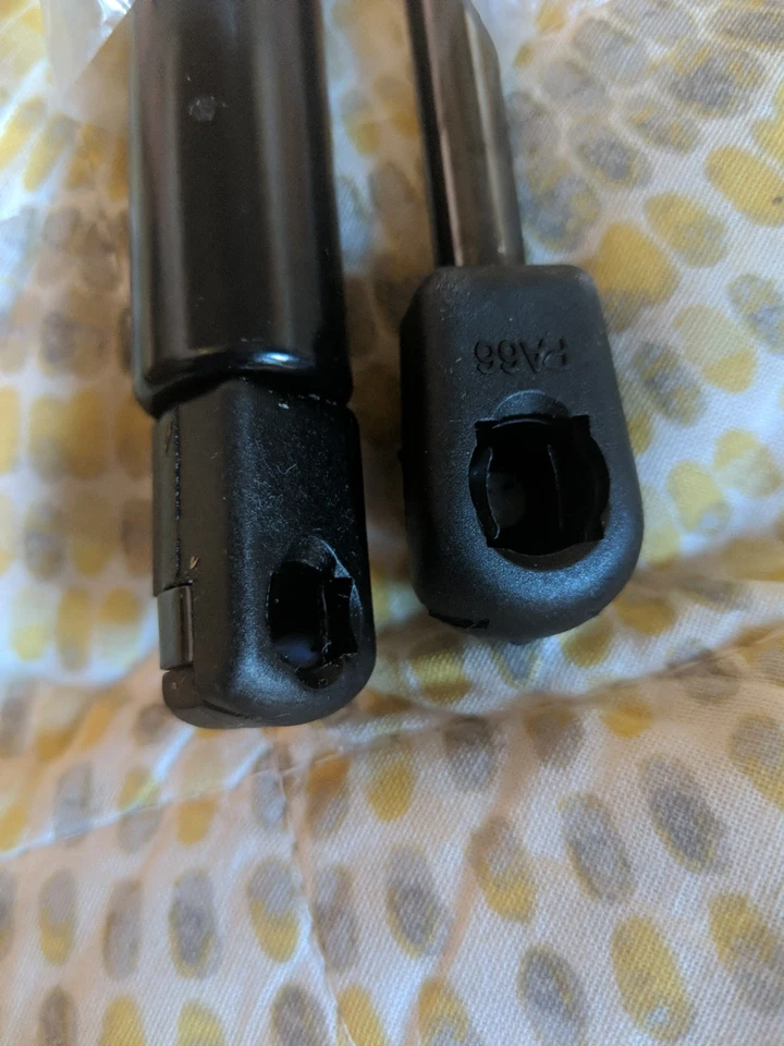 Puntales de elevación de capó para Ford Explorer 1991-2001 o Mercury Mountaineer 97-01 Foto 3 de 3