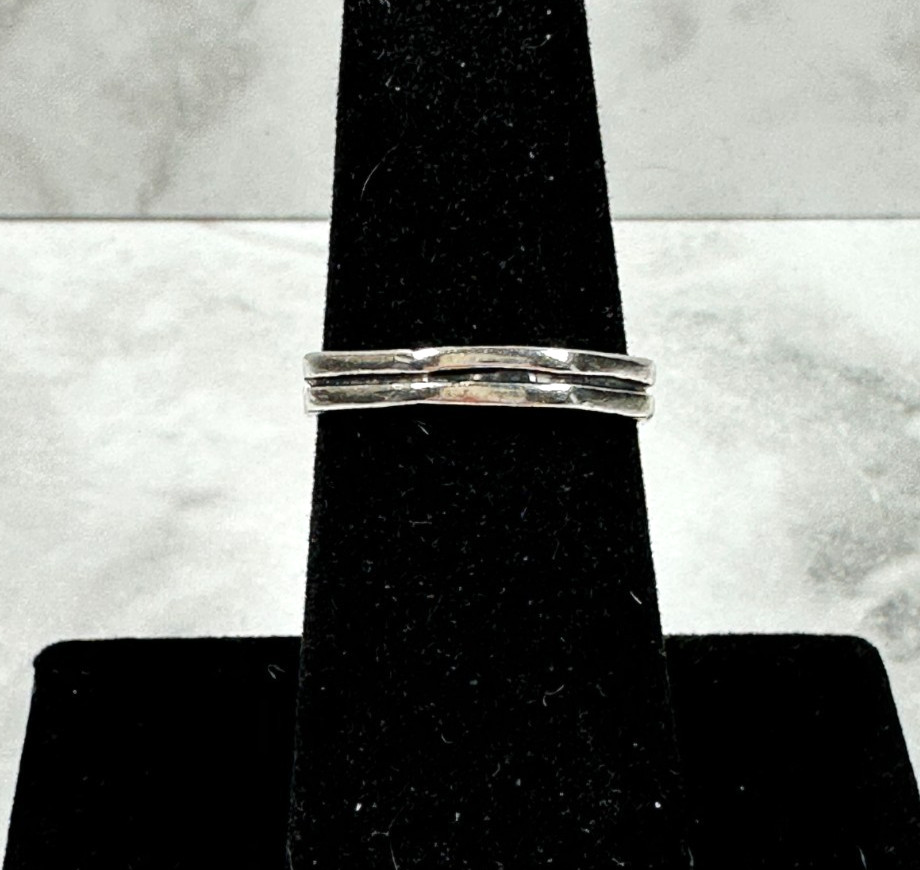 Sterling Silver Thin Ring with Flat Sides with Li… - image 1