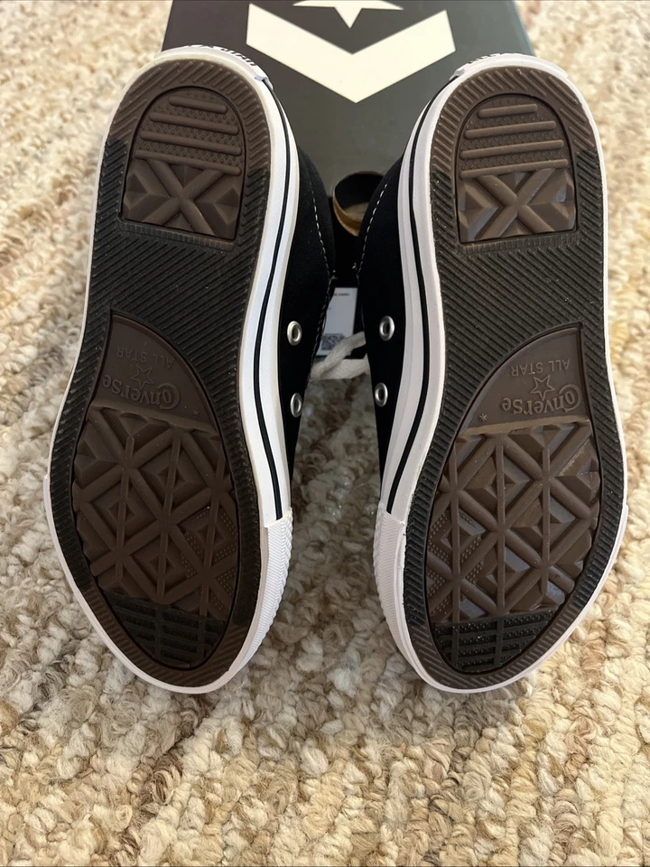 Zapato sin cordones Converse Chuck Taylor All Star para niños 12 jóvenes, negro/blanco, A01696F Foto 4 de 4