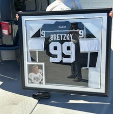 Wayne Gretzky #99 Signed Los Angeles Kings FRAMED Jersey Autographed