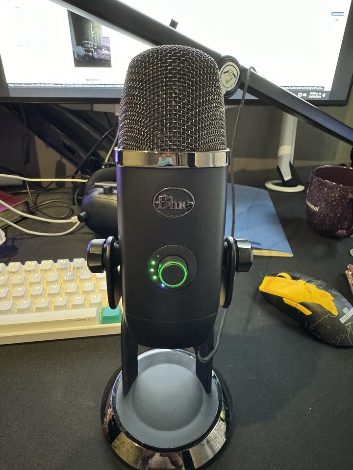 Blue Yeti X Professional USB Condenser Microphone for PC, Mac,Gaming