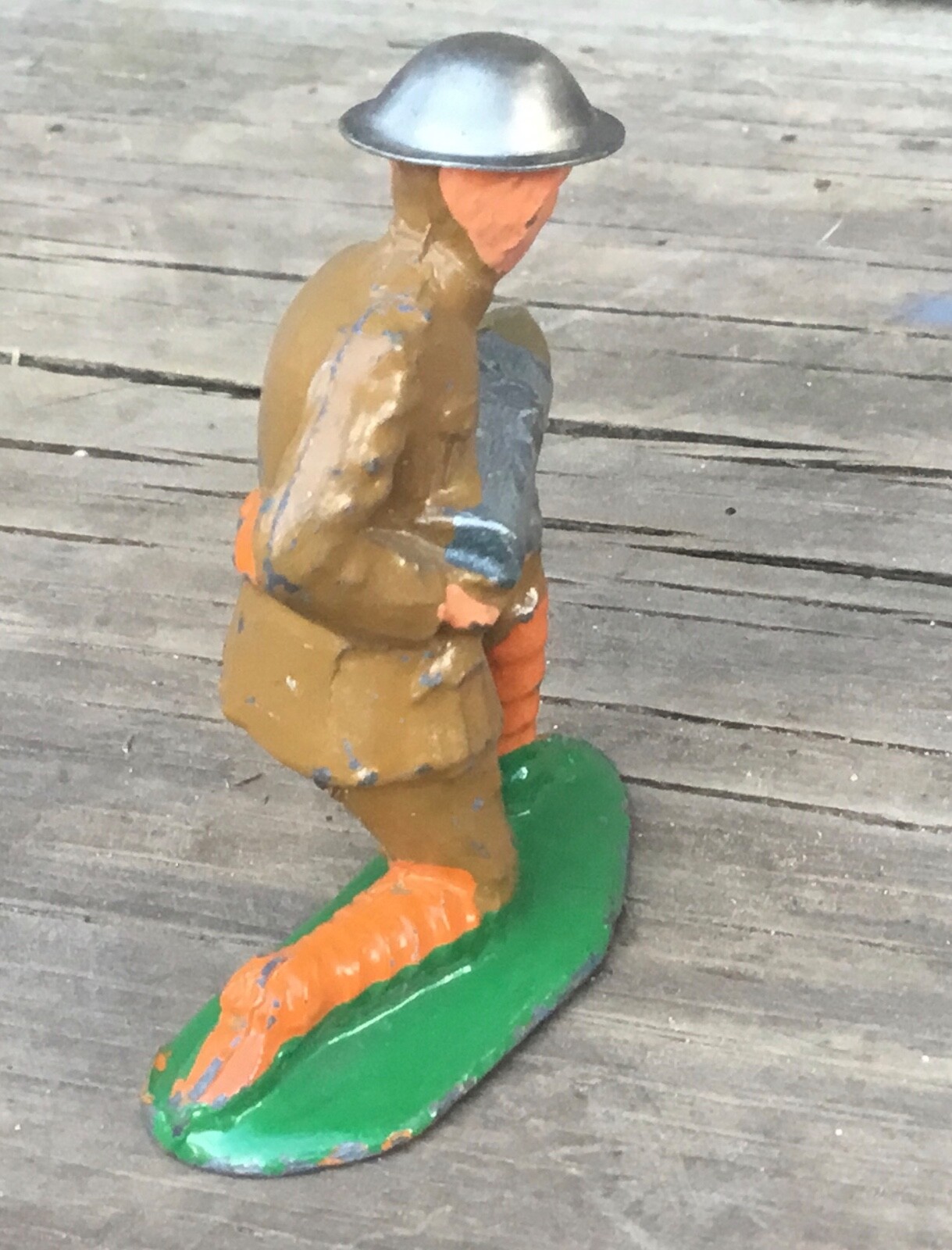  BARCLAY Lead Toy Soldier B68 Soldier Bullet Feeder