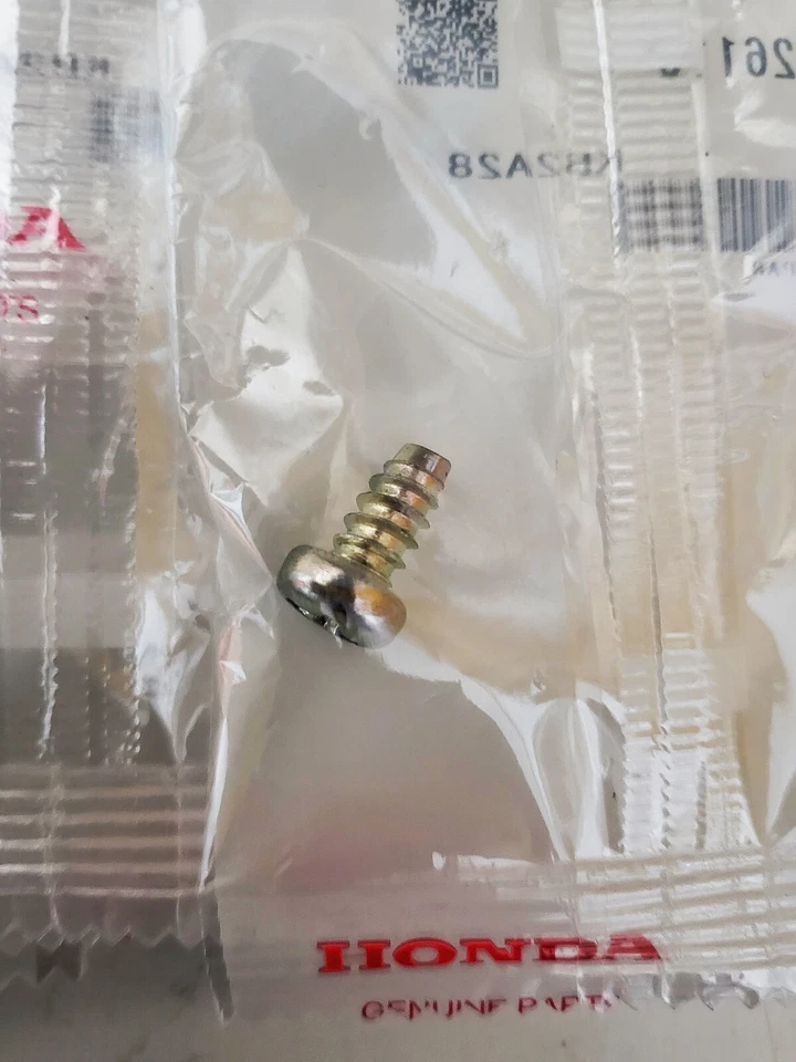 Nos.OEM Honda XL200R,XL125R,NX125,Chain slider swingarm screw.bolt Set of 4 - Image 2 of 3