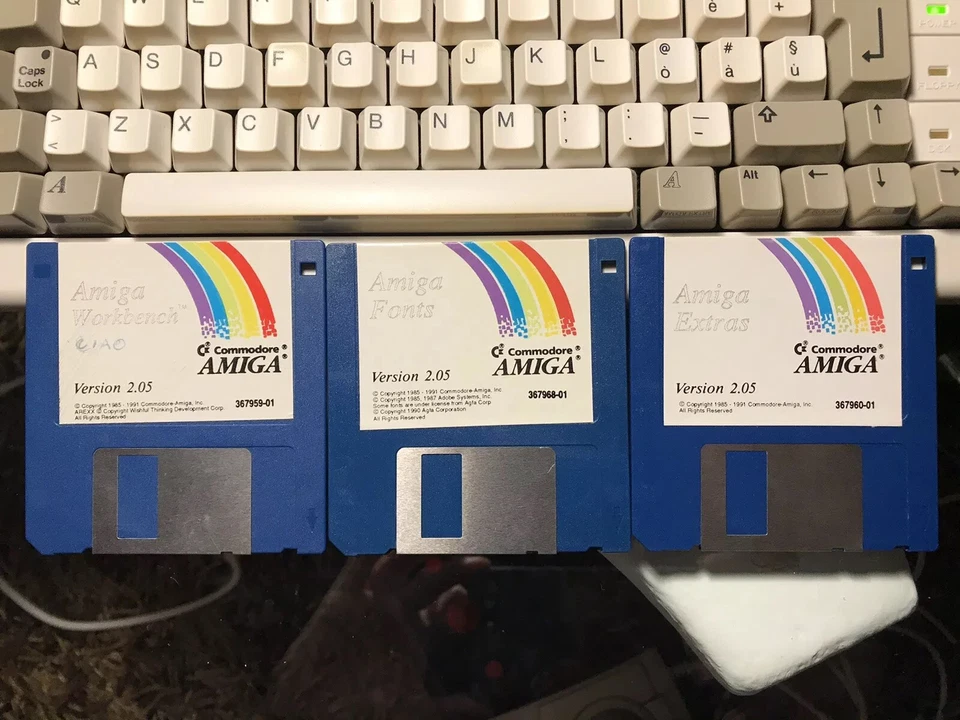 Workbench Version 2.05 Amiga, 3 Floppy Disk 3,5