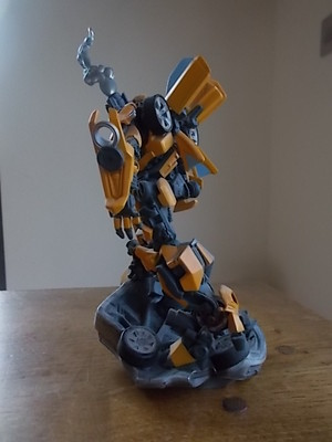 9.25 inch Transformer Robots Super BUMBLEBEE Action Figure HASBRO INC 2006 VGC