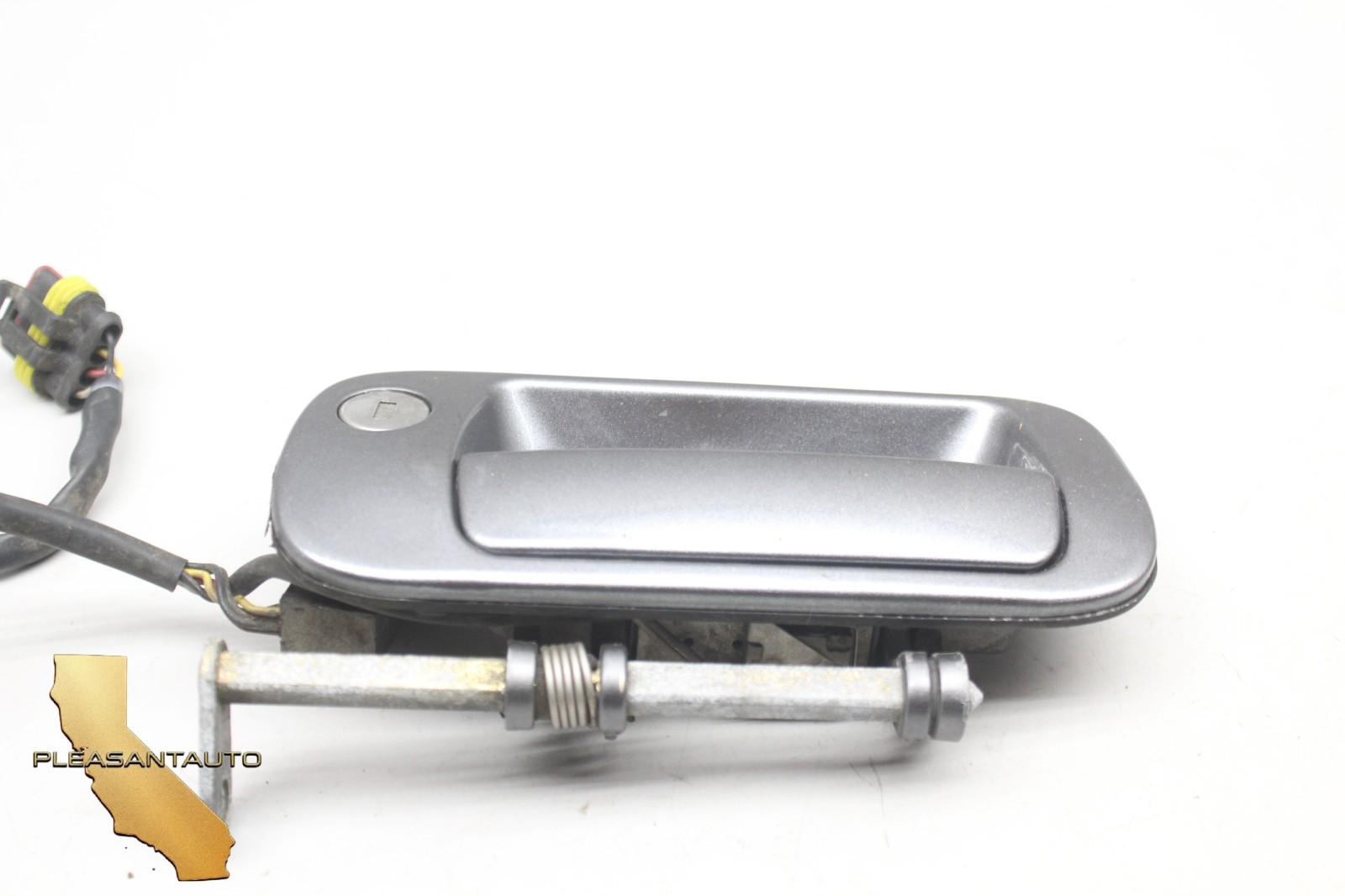 2004 M138 MASERATI GT COUPE  FRONT LEFT DRIVER SIDE EXTERIOR DOOR HANDLE GRAY