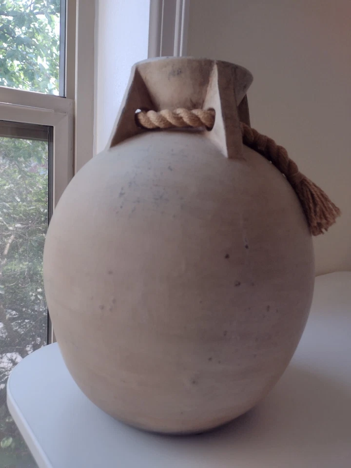 Jarrón jarra de gres decorativo con acento de cuerda para mesa, manto, decoración de piso Foto 4 de 4