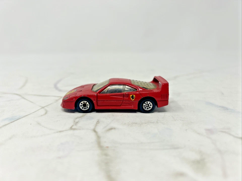 Raro coche de juguete fundido a presión Ferrari F40 1988 colección caja de cerillas dos logotipos de colección Foto 4 de 4