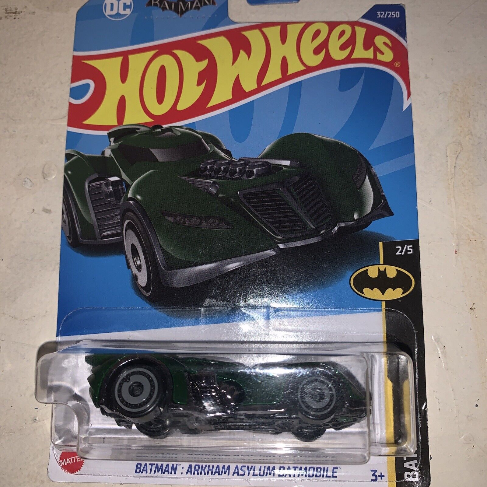 Carro Hot Wheels Batman: Arkhan Asylium Batmobile Hcw63 P