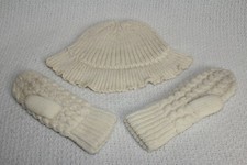 Vintage ladies off-white/cream knit hat mittens set