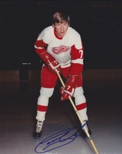 Garry Unger Signed - Autographed Detroit Red Wings 8x10 inch Photo
