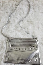 Metallic Silver Girls Youth Crossbody handbag Jewels Capelli New York