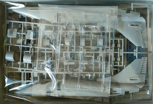 Hasegawa 1/48 U.S NAYV NFWS A-4E SKYHAWK TOP GUN - Picture 2 of 4