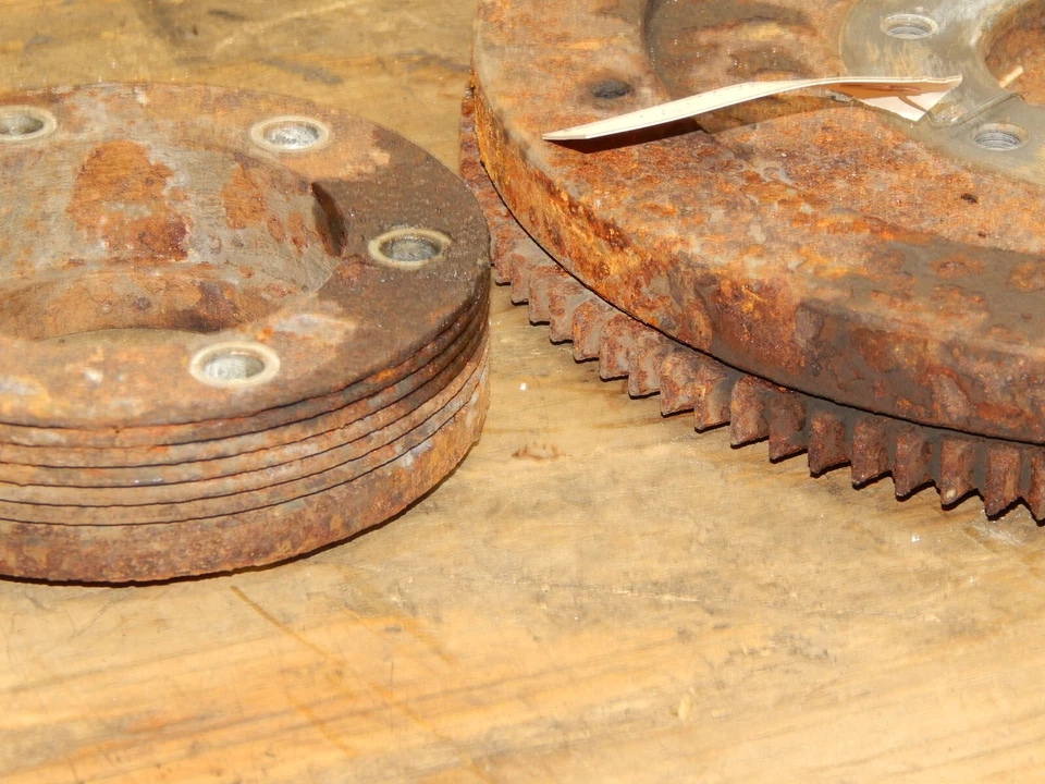 Volante motor diésel Yanmar 2TNV70/TK270VFM con polea 119515-21570 Foto 3 de 4