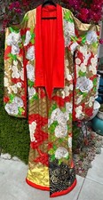 Exceptional Embroidered Vintage Japanese Ceremonial Wedding Kimono