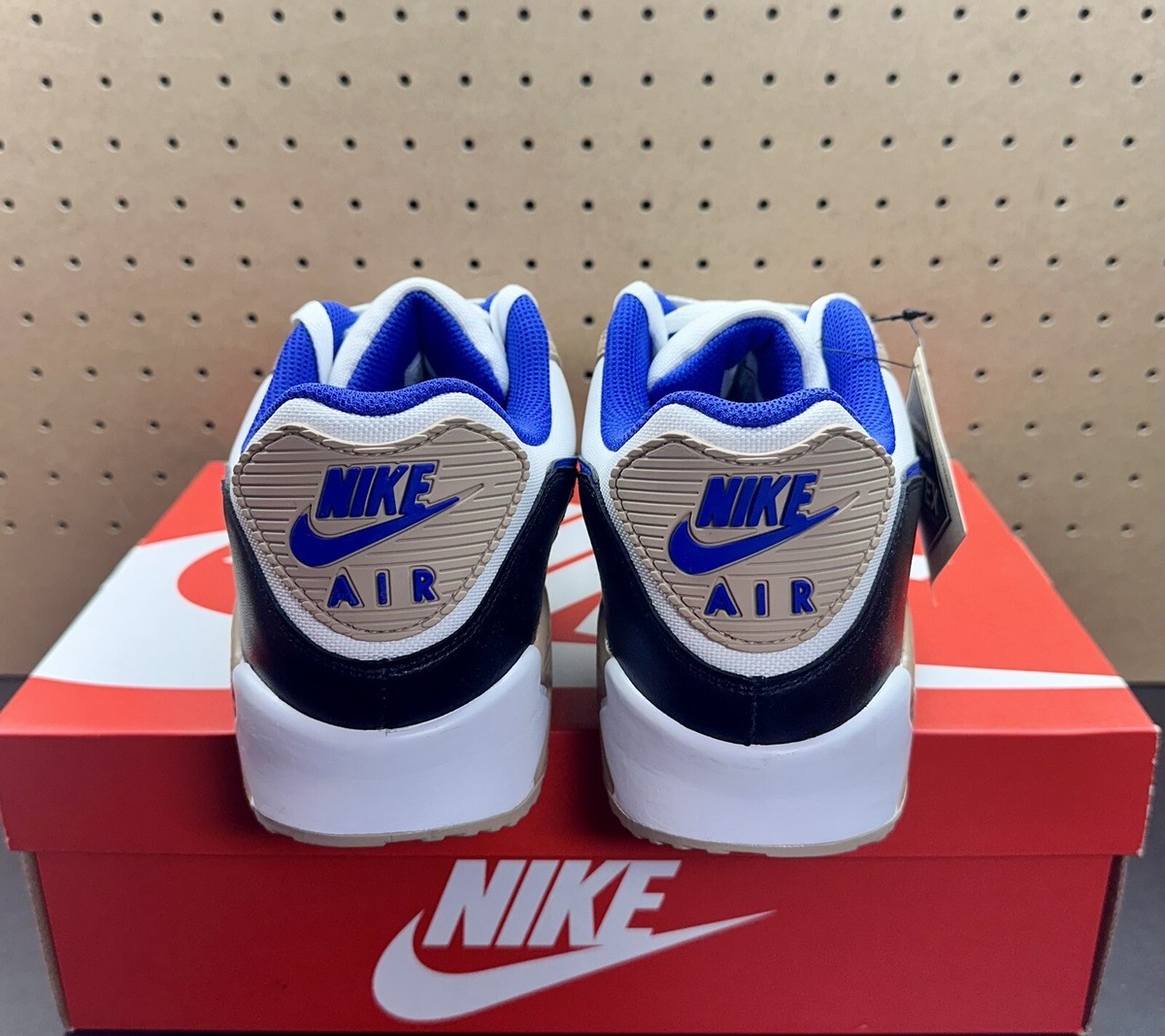 NEW Nike Air Max 90 GTX 