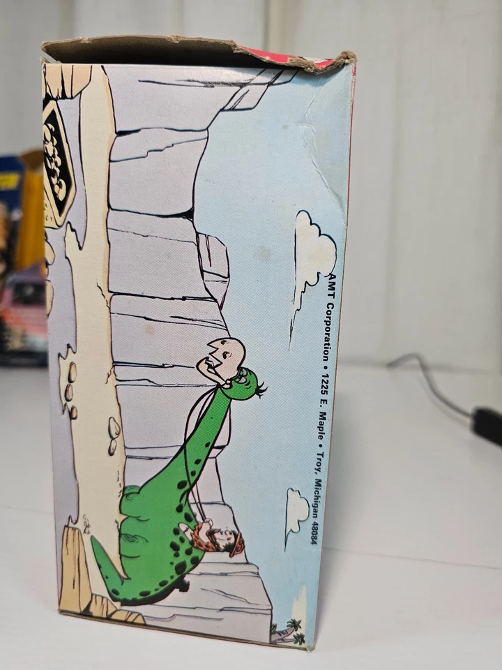 RARE Fred Flintstone's Rock Cruncher Amt Model Kit Hanna Barbera 1974 - Image 4 of 4