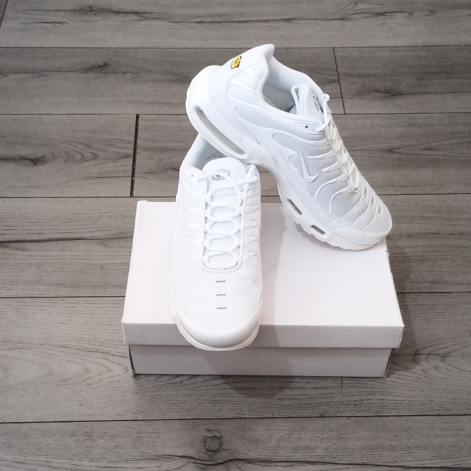 Nike Air Max Plus Men’s Trainers White UK 9 EU 43 US 9.5 Lace Up