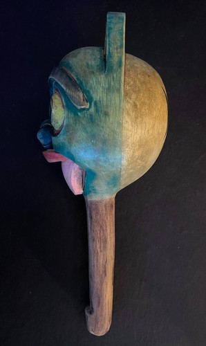 Antiguo sonajero de oso Haida Tlingit tallado a mano nativo del noroeste del Pacífico 12"x 5" - Imagen 4 de 4