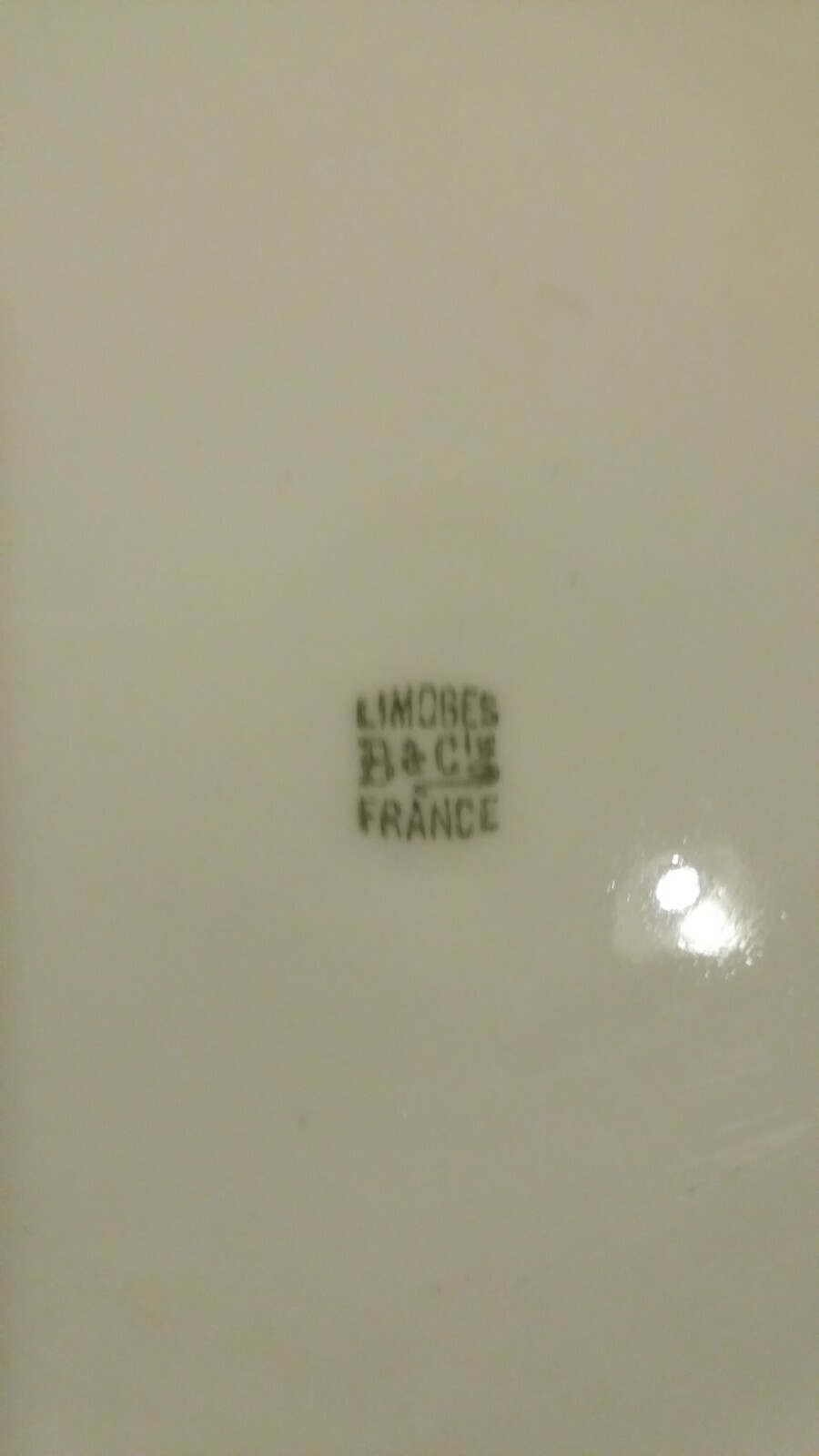 Service porcelaine fine de Limoges Bernardeau et Cie 8 assiettes "Fine