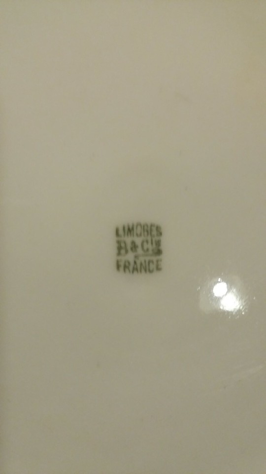 Service porcelaine fine de Limoges Bernardeau et Cie 8 assiettes "Fine