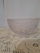 Lead Crystal Vase – Frosted Floral Rim & Deep Curved Base