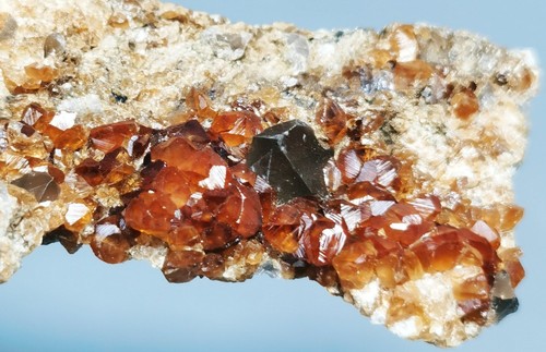 Granato Spessartine rosso arancione brillante e cristalli di quarzo fumé, Fujian, Cina - Foto 4 di 10