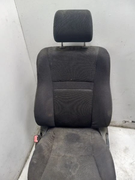 Scion XB 2004 1,5 L tracción delantera en el lado del conductor asiento delantero de tela Foto 3 de 4