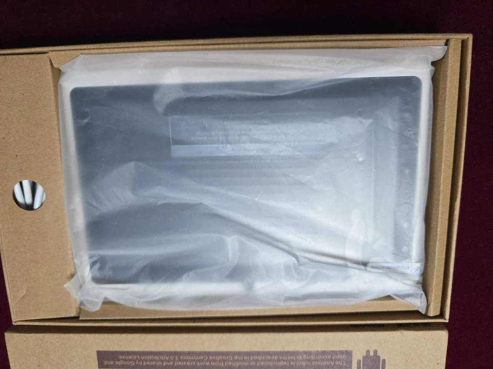 iRulu 7" 8 GB RAM Android 8.1 Quad Core 1024x600 Tablet - Black - Image 3 of 4