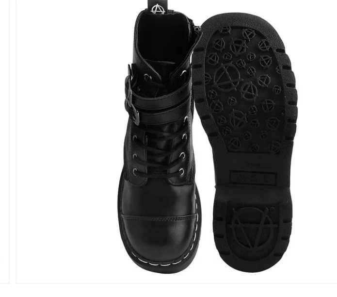 T.U.K. Bota Anarchic preta com 2 fivelas - Imagem 3 de 4