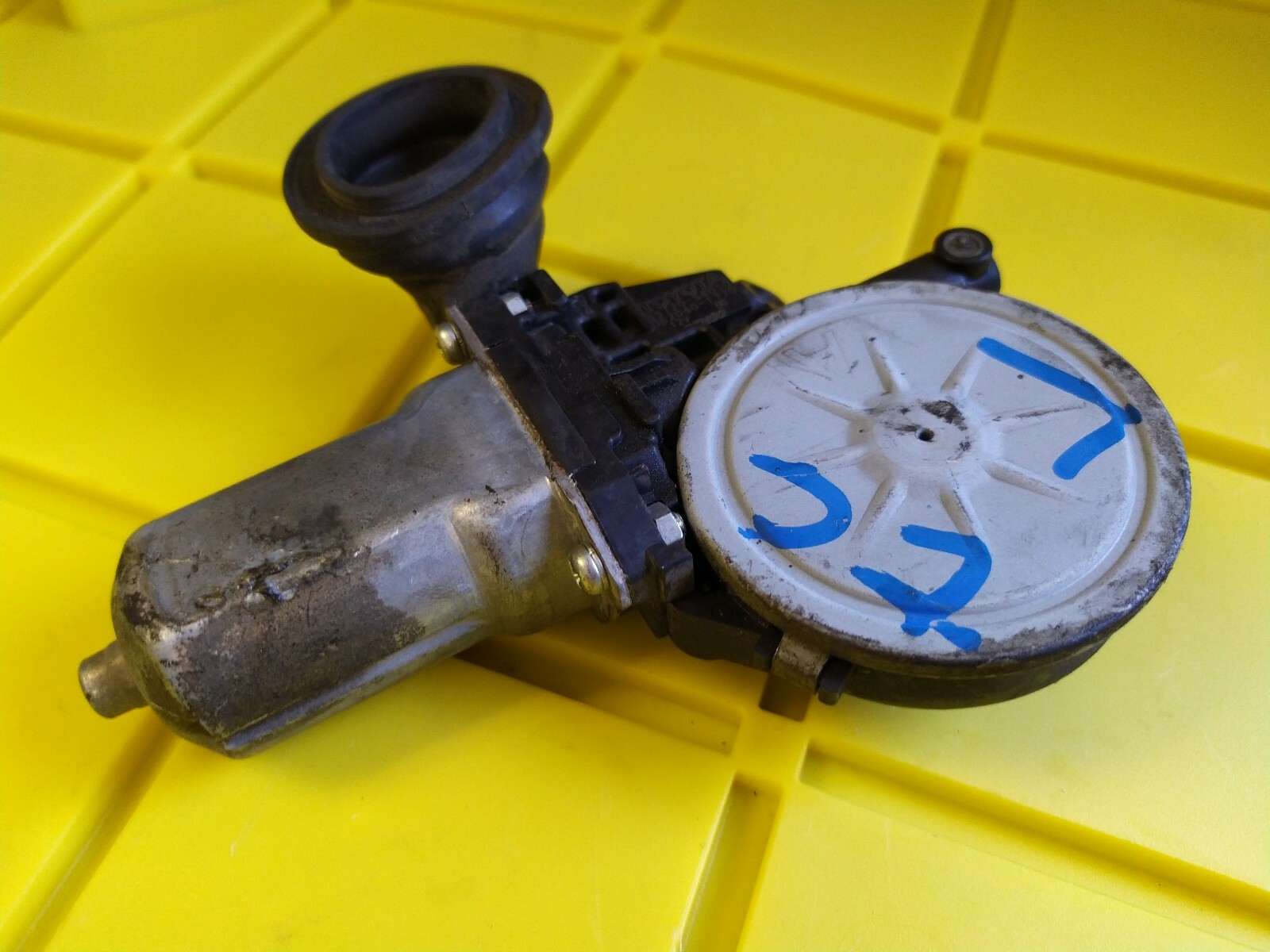 OEM TOYOTA DENSO Window Motor **MATCH PN** 8572058010 8572058010 eBay